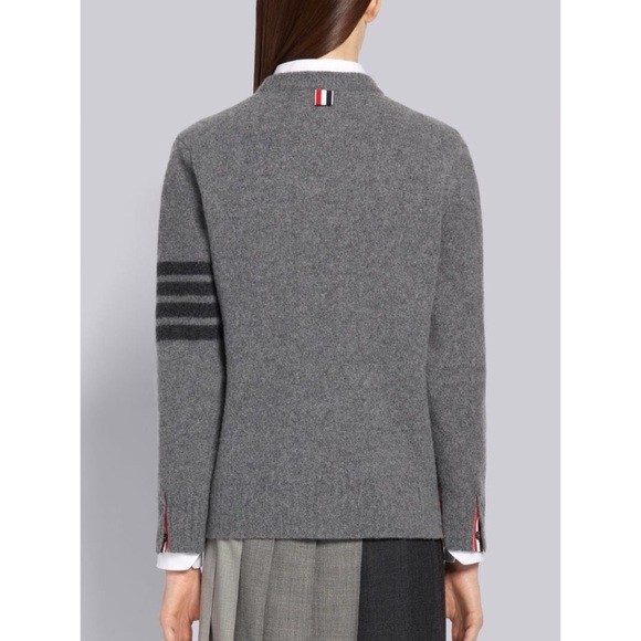NWT THOM BROWNE MEDIUM GREY OVERWASHED CASHMERE JERSEY CREWNECK 4-BAR PULLOVER - Picture 3 of 9